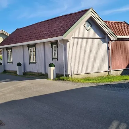 Sjarmerende, Sentralt Lite Byhus