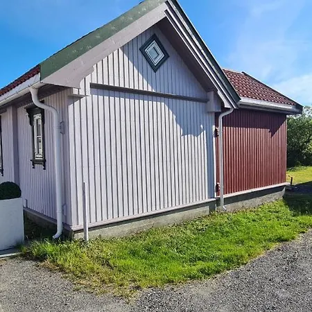 Sjarmerende, Sentralt Lite Byhus *