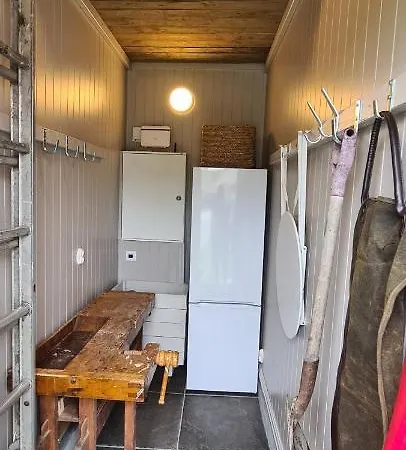아파트 Sjarmerende, Sentralt Lite Byhus *
