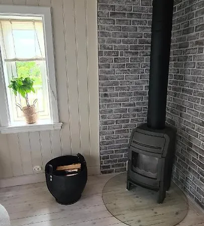 Sjarmerende, Sentralt Lite Byhus