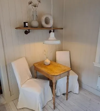 Sjarmerende, Sentralt Lite Byhus * Kongsberg