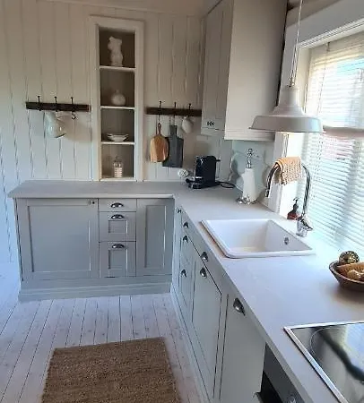 Sjarmerende, Sentralt Lite Byhus *